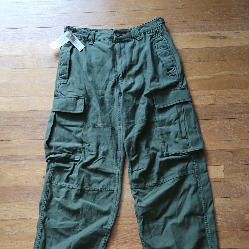 TNA Supply Cargo Pant in size 8 color Fatigue